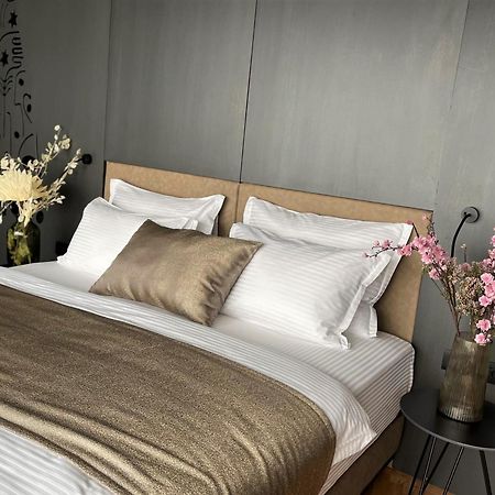 Arka Art Hotel Kashar Экстерьер фото A bed with bed linen