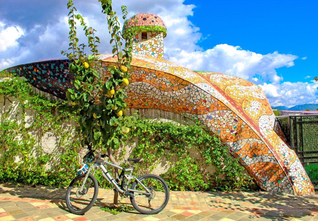 Arka Art Hotel Kashar Экстерьер фото The roof of the house