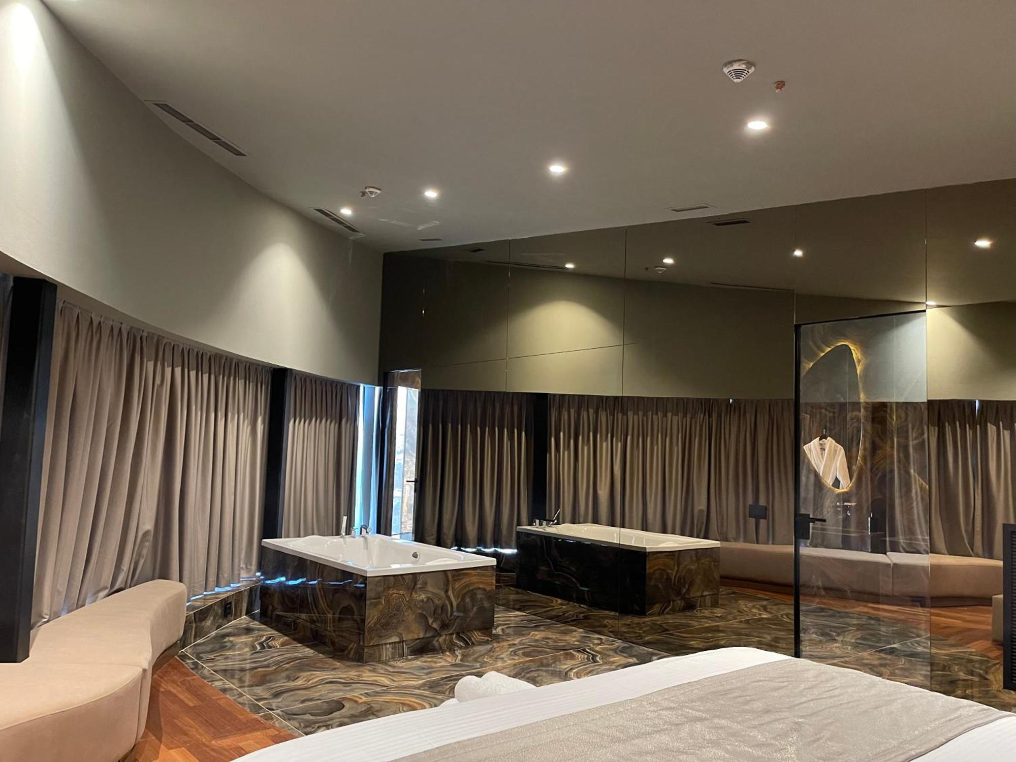 Arka Art Hotel Kashar Экстерьер фото A suite at the hotel