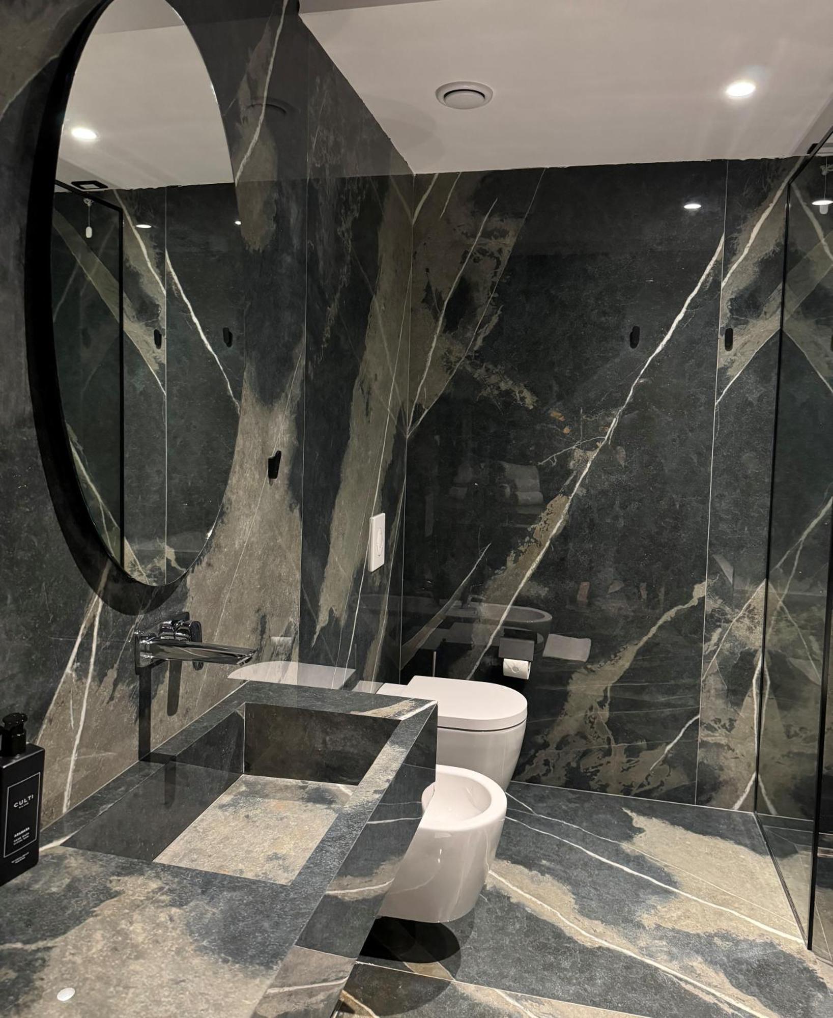 Arka Art Hotel Kashar Экстерьер фото Bathroom in the house